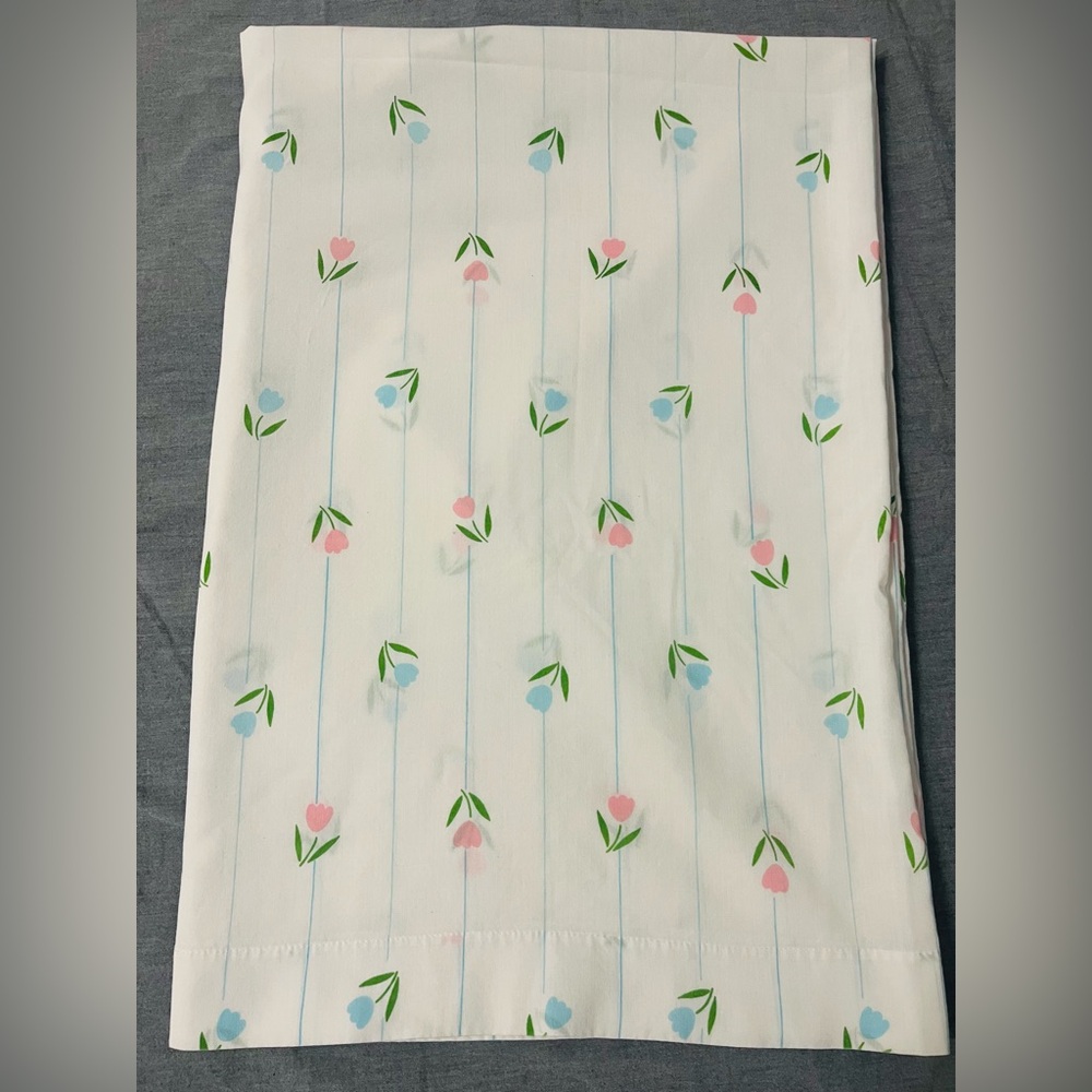 Vintage Pink and Blue Tulip Pattern Twin Flatbed Bed Sheet -EUC